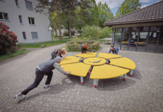 Nehmen Sie bitte Platz (3/3)